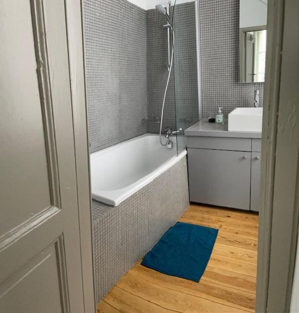 Duplex Dernier Etage Avec Terasse A Deux Pas De La Grand Place Brussels Exterior photo